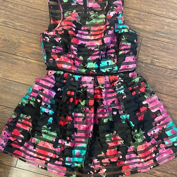 Super Fun Tahari party dress - Picture 5 of 5